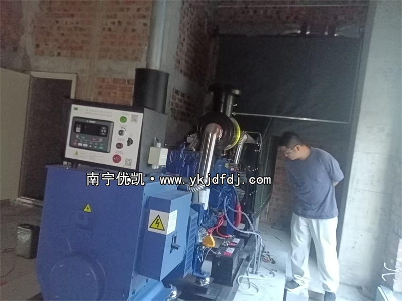 2025年10月13日，平果項目200KW柴油發電機組安裝完成